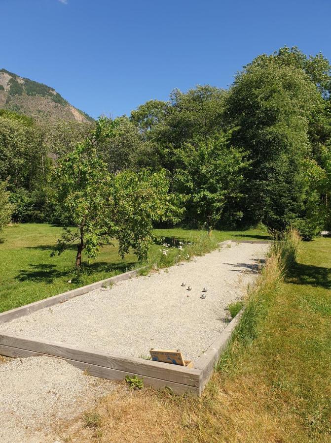 Whisperive Lodge - Le Vert Aux Bords De Rive Le Bourg-dʼOisans Exteriér fotografie